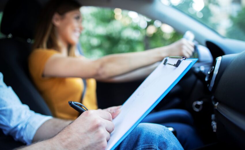 How to Choose the Right Driving School Near You